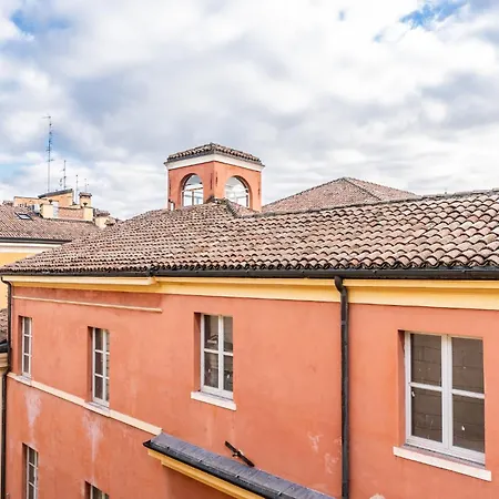 Appartement Luxe Paradise - 4 Person, Historic Center Modena